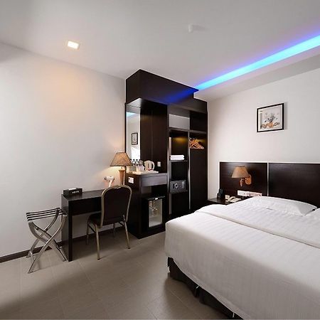 E-Red Hotel Bandar Perda Bukit Mertajam Ngoại thất bức ảnh