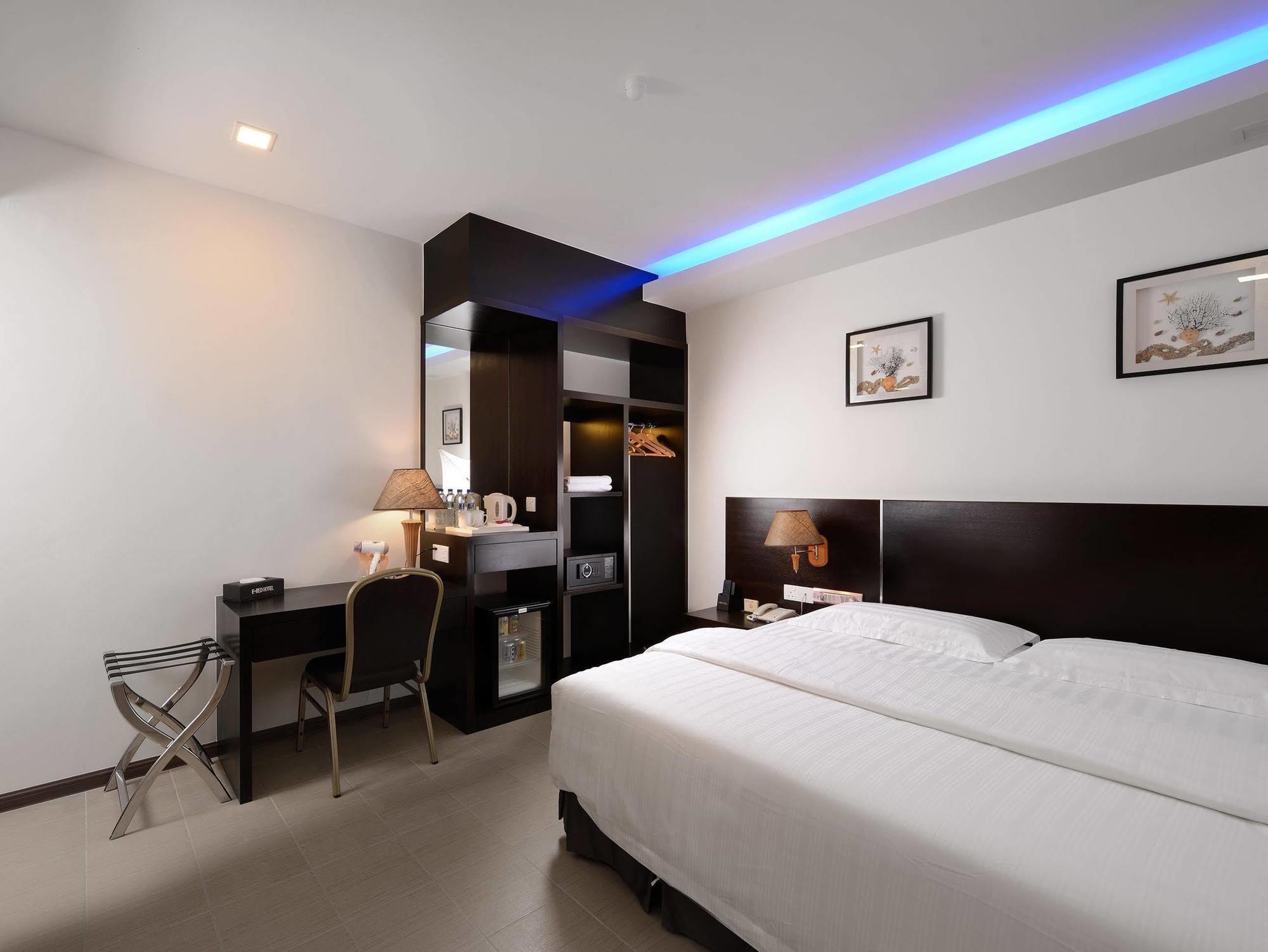 E-Red Hotel Bandar Perda Bukit Mertajam Ngoại thất bức ảnh